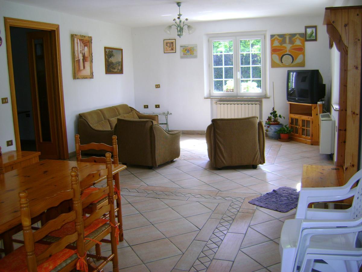 B&B La Mimosa Spello Buitenkant foto